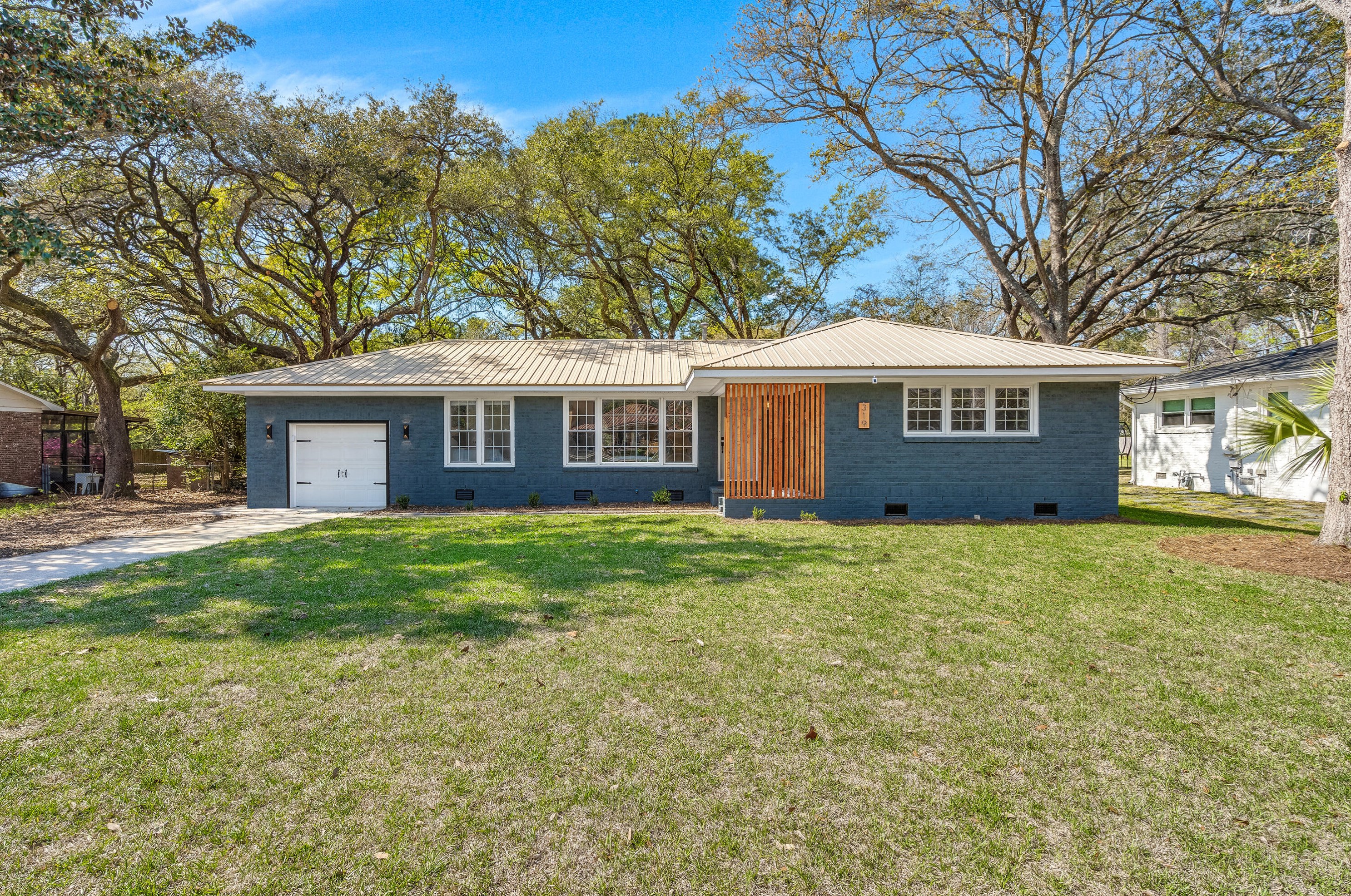 319 Mcclain St, Charleston, SC 29407-6926