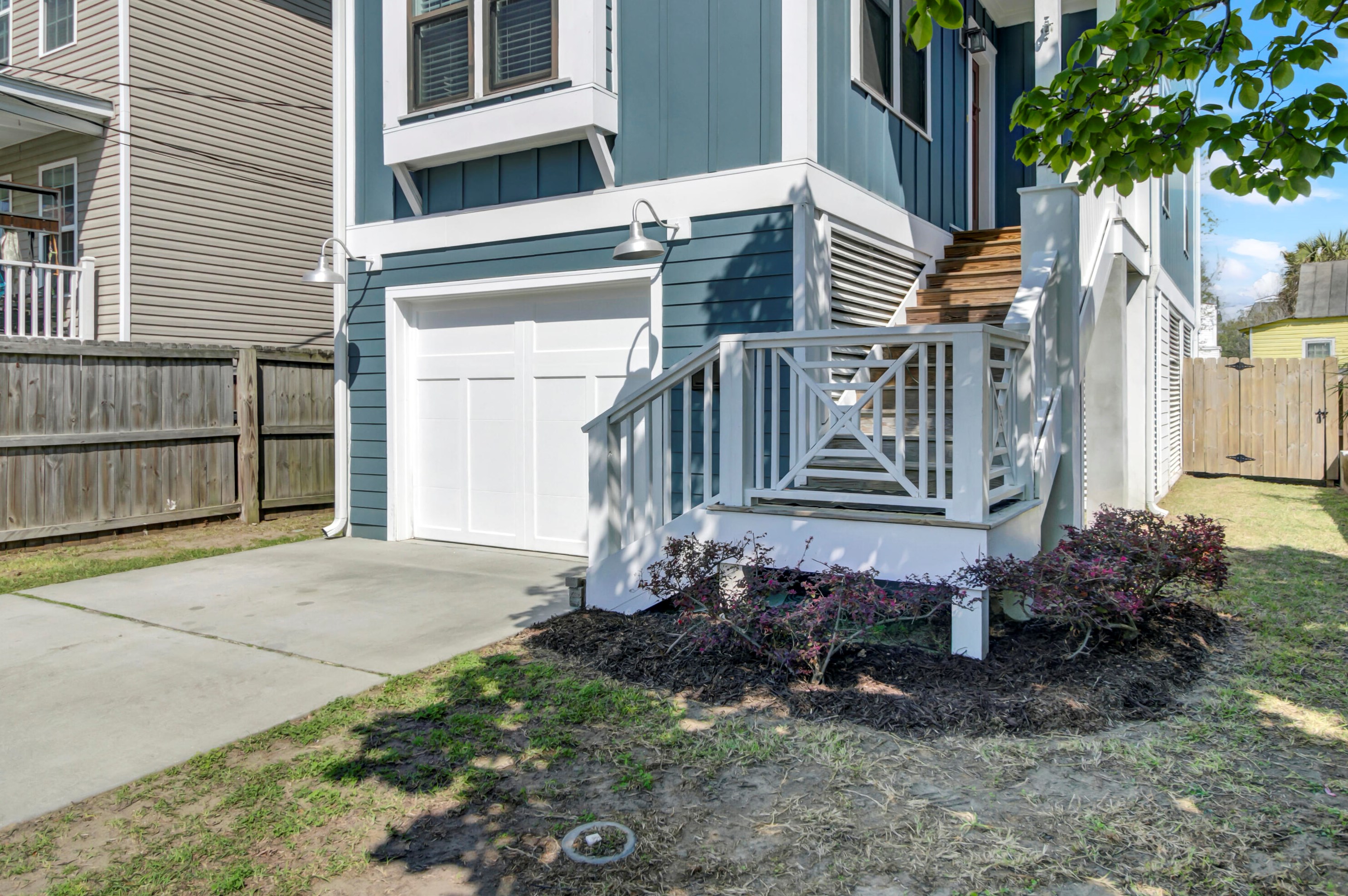 24 Orrs Ct, Charleston SC  29403-4620 exterior