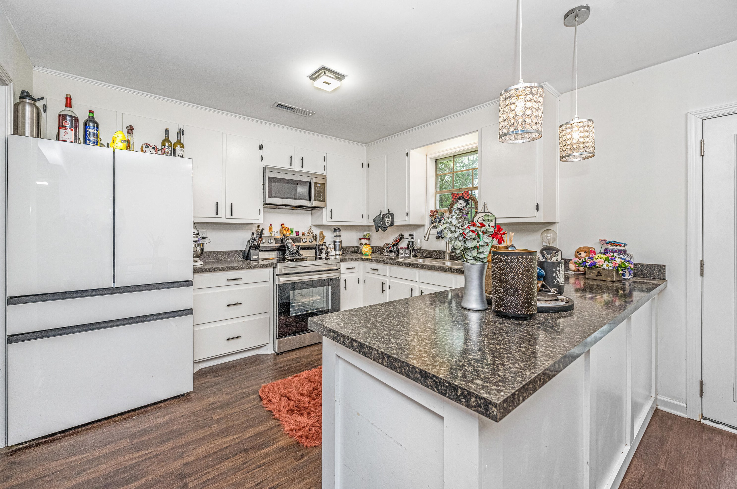 107 Bee St, Summerville SC  29483-2507 exterior