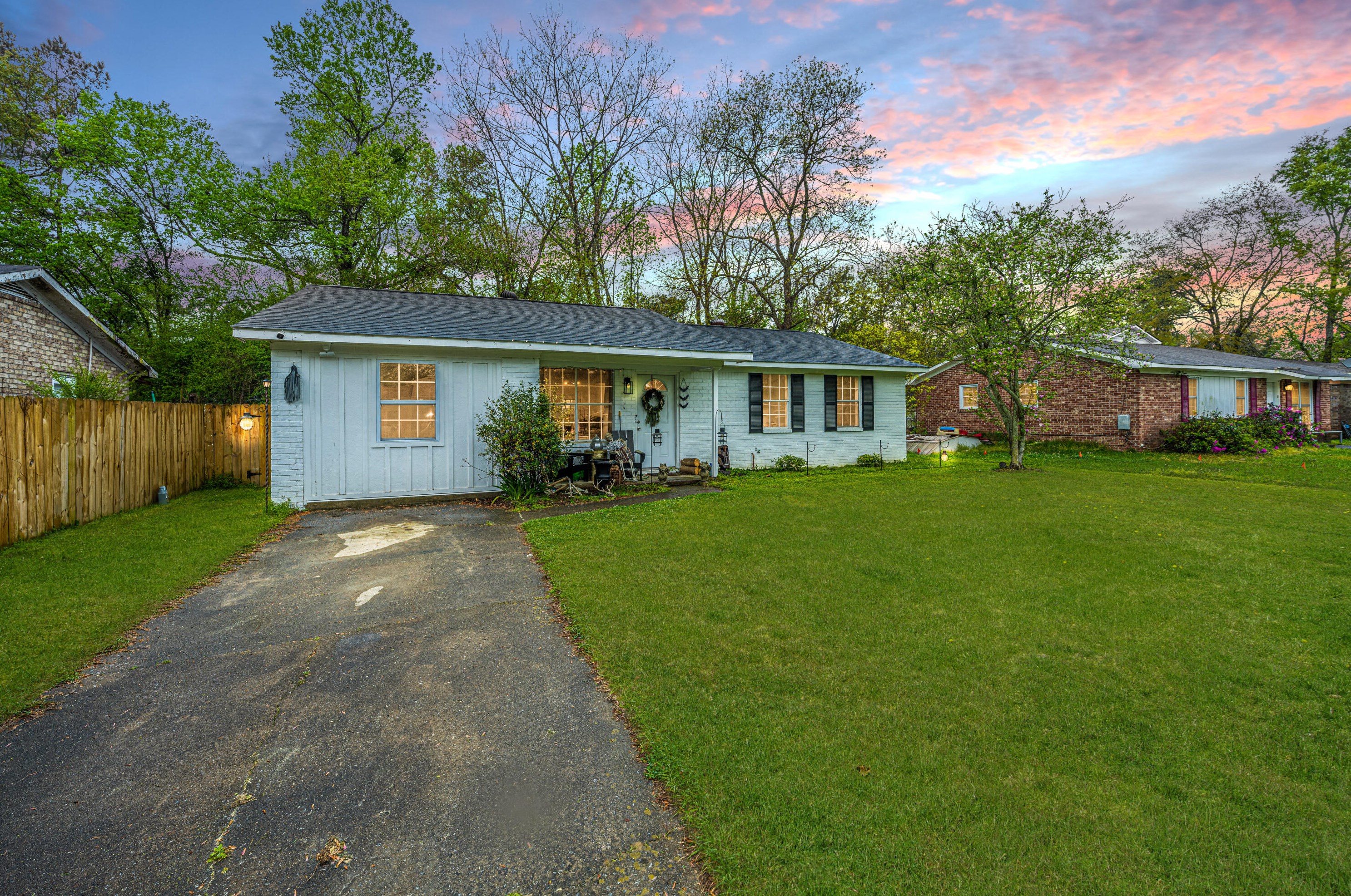107 Bee St, Summerville SC  29483-2507 exterior
