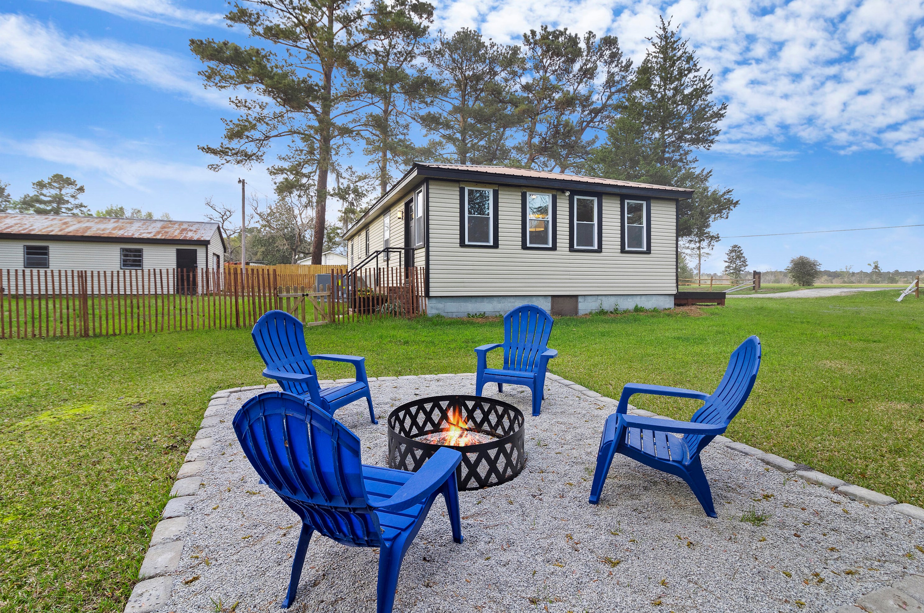 1371 Mount Carmel Rd, Walterboro SC  29488-6309 exterior