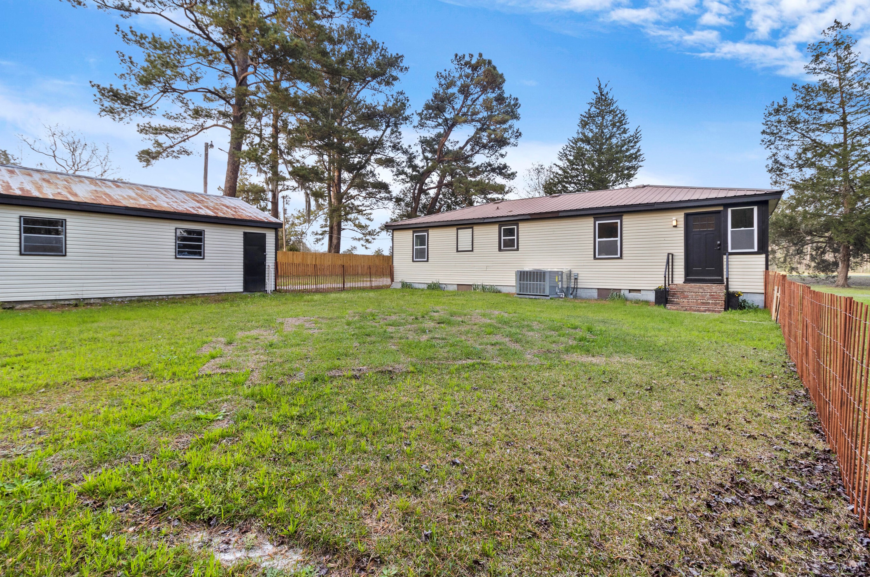 1371 Mount Carmel Rd, Walterboro SC  29488-6309 exterior