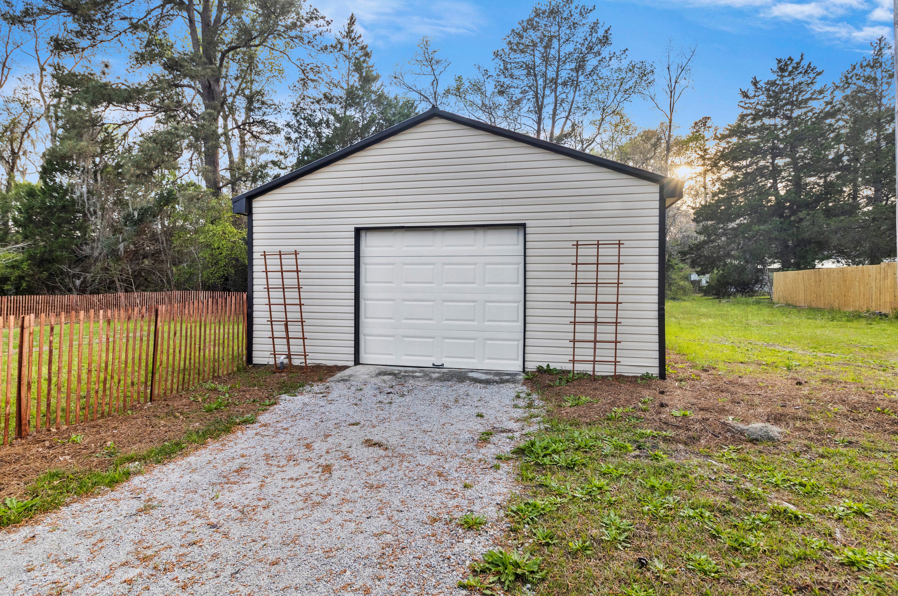 1371 Mount Carmel Rd, Walterboro SC  29488-6309 exterior