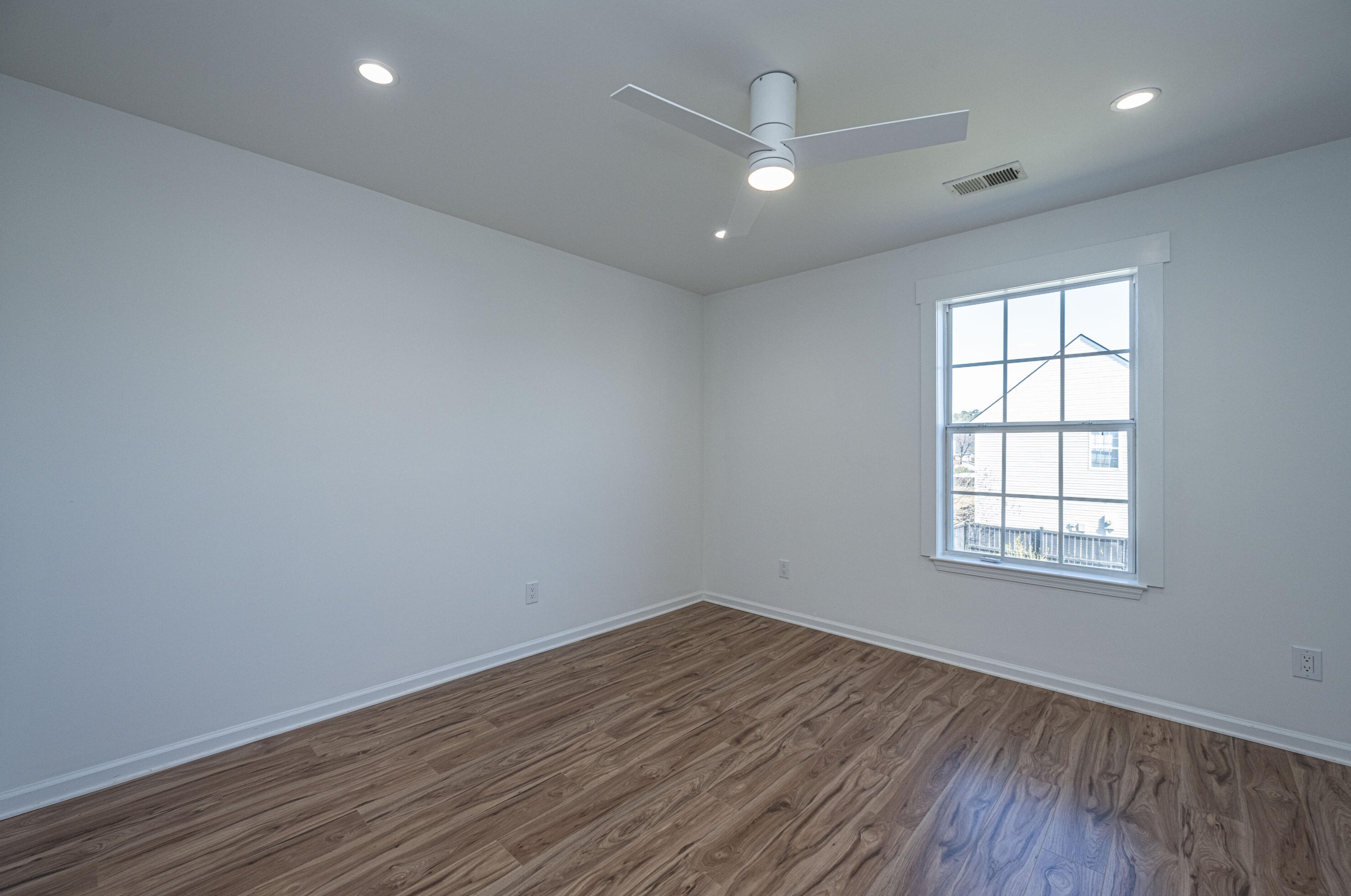 154 Patriot Ln, Summerville SC  29483-1889 exterior