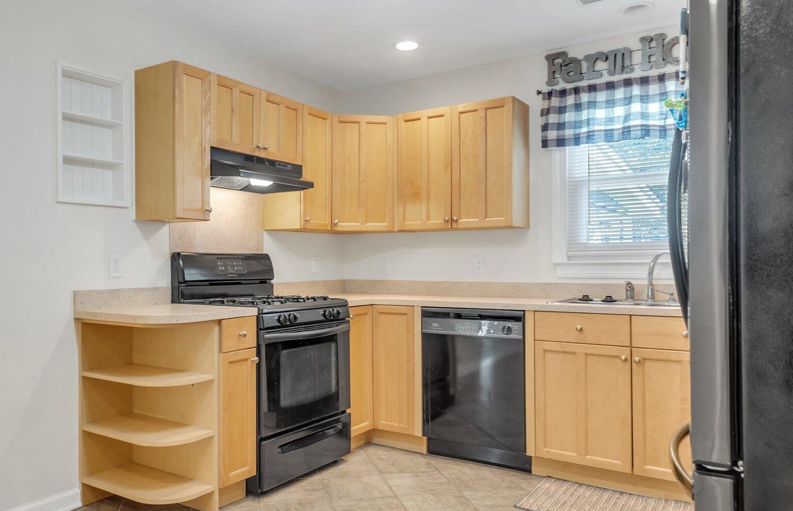 107 Iris St, Charleston SC  29445-3115 exterior