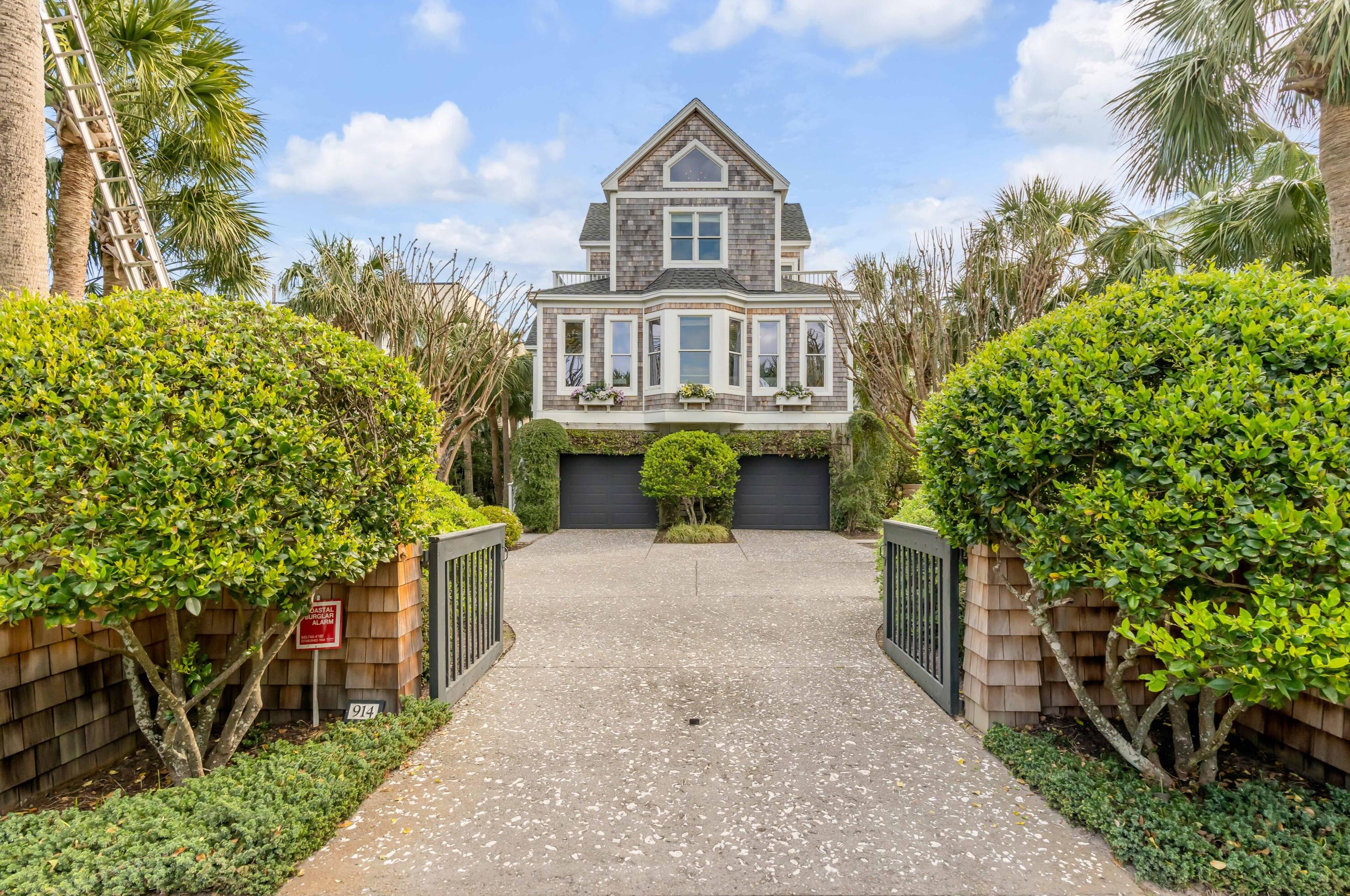 914 Middle St, Sullivans Island, SC 29482-9752