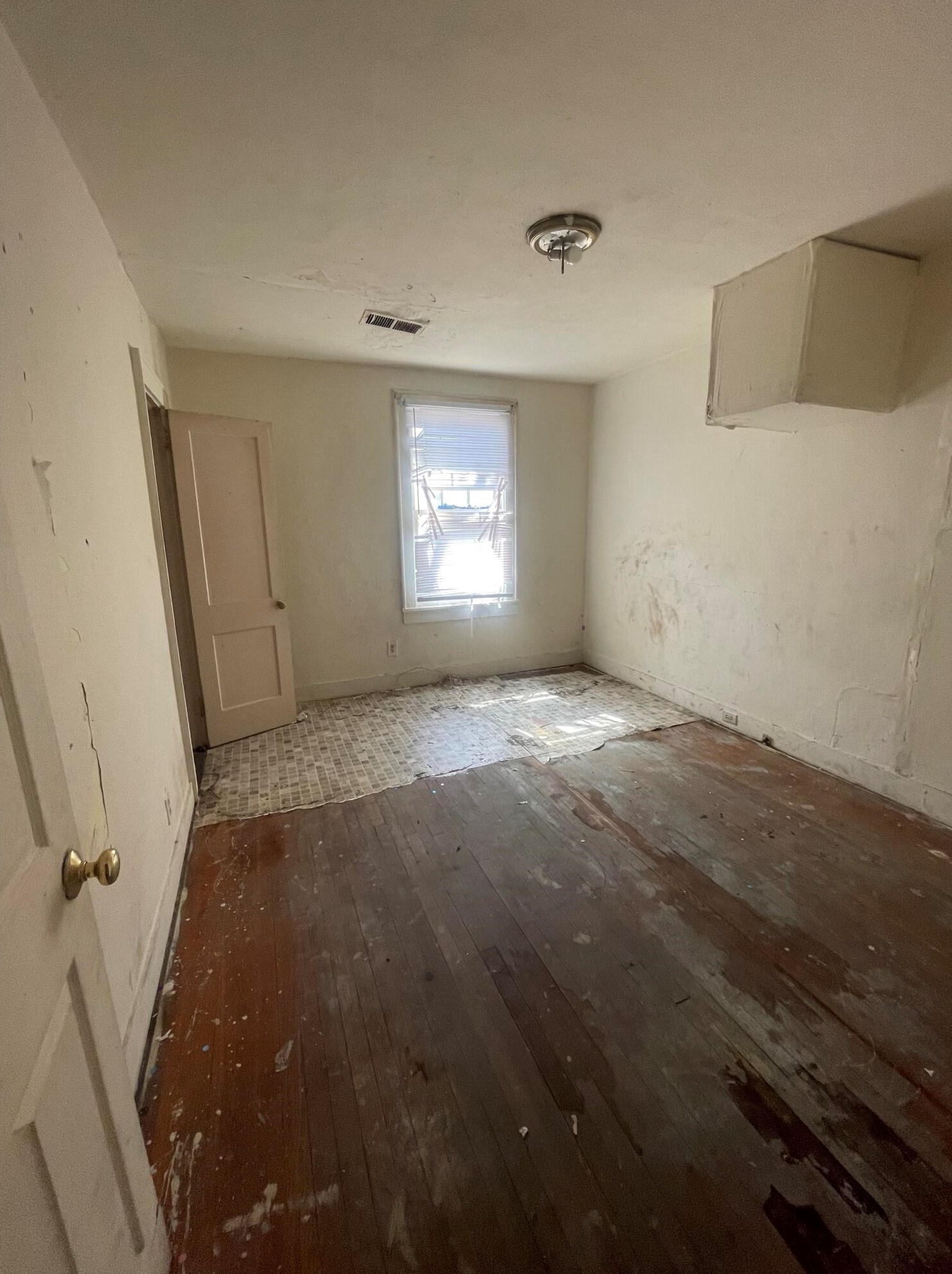 2720 Surrey Dr E, Charleston, SC 29405
