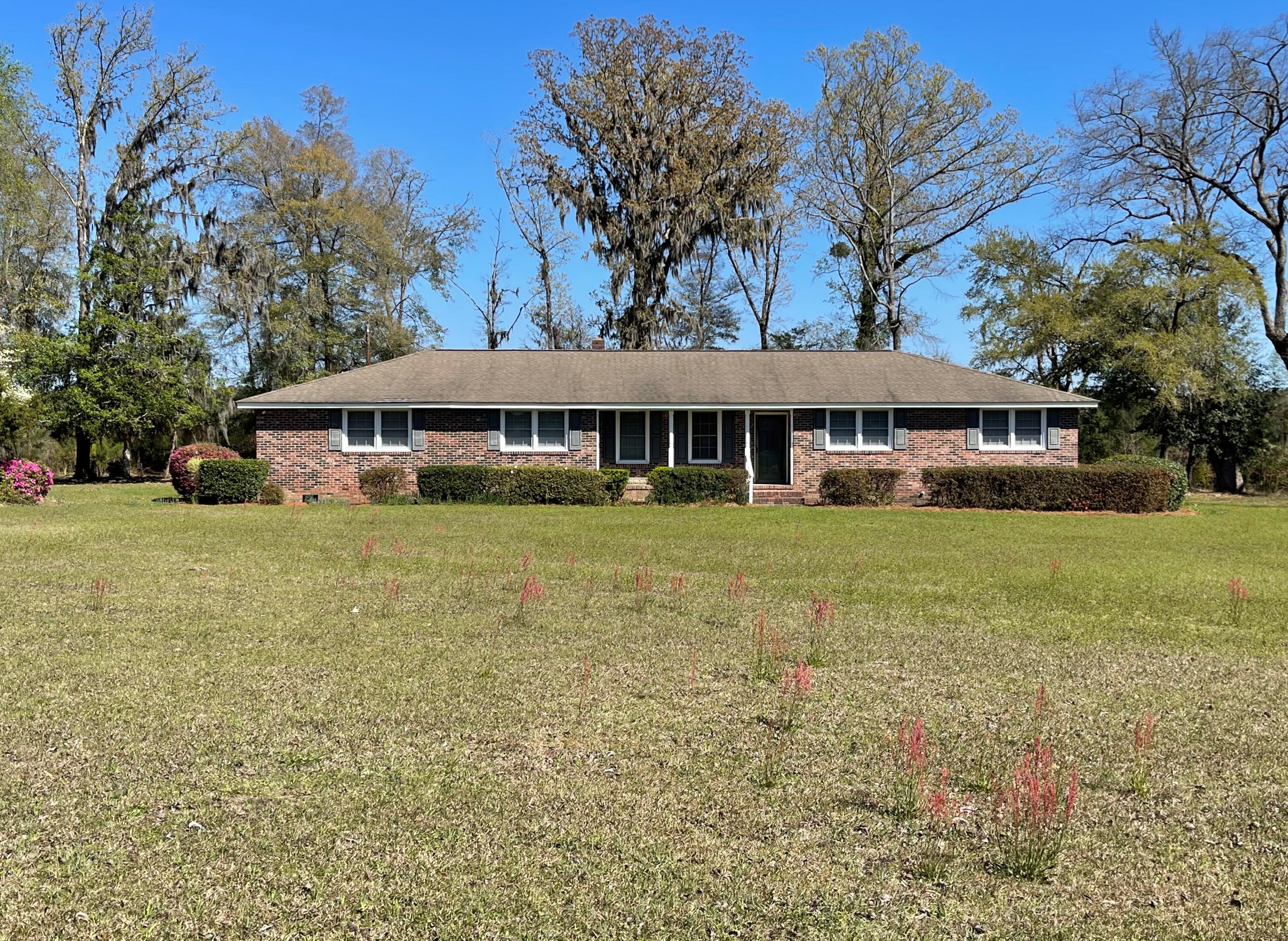 6443 Freedom Rd, Branchville, SC 29432