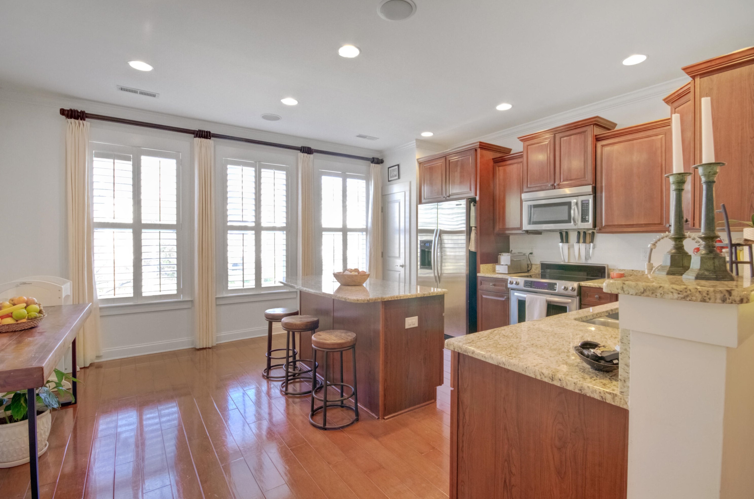 2507 Rutherford Way, Charleston SC  29414-6666 exterior