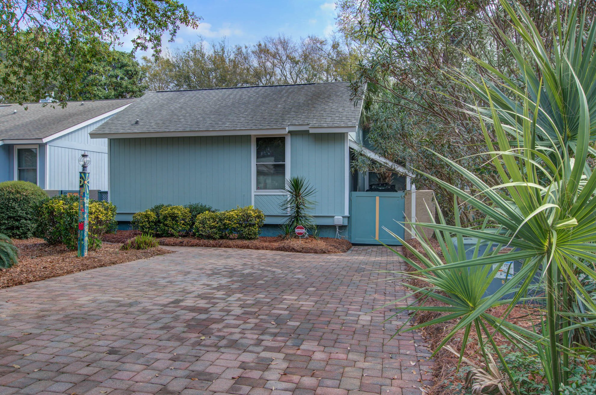 4 Lake Village Ln, Isle of Palms, SC 29451