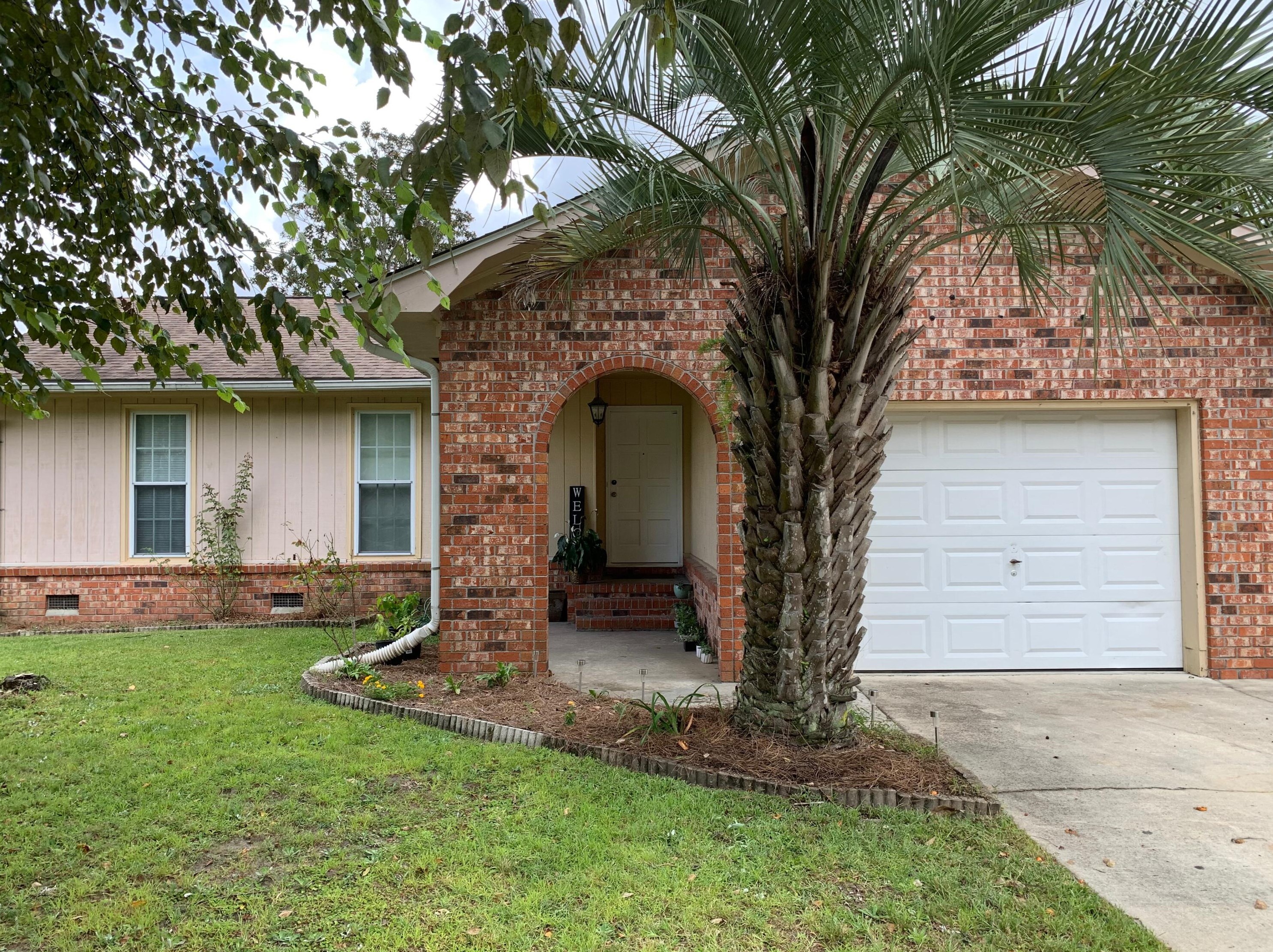 204 Edgefield Dr E, Summerville, SC 29483