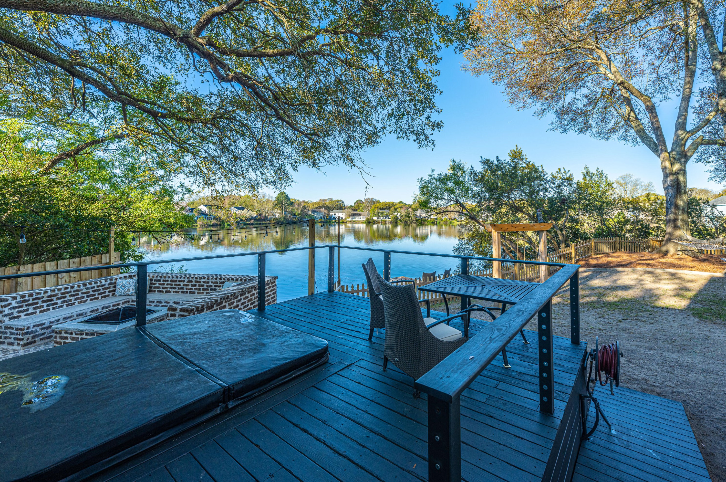1392 Crystal Shore Ct, Charleston, SC 29412-8292