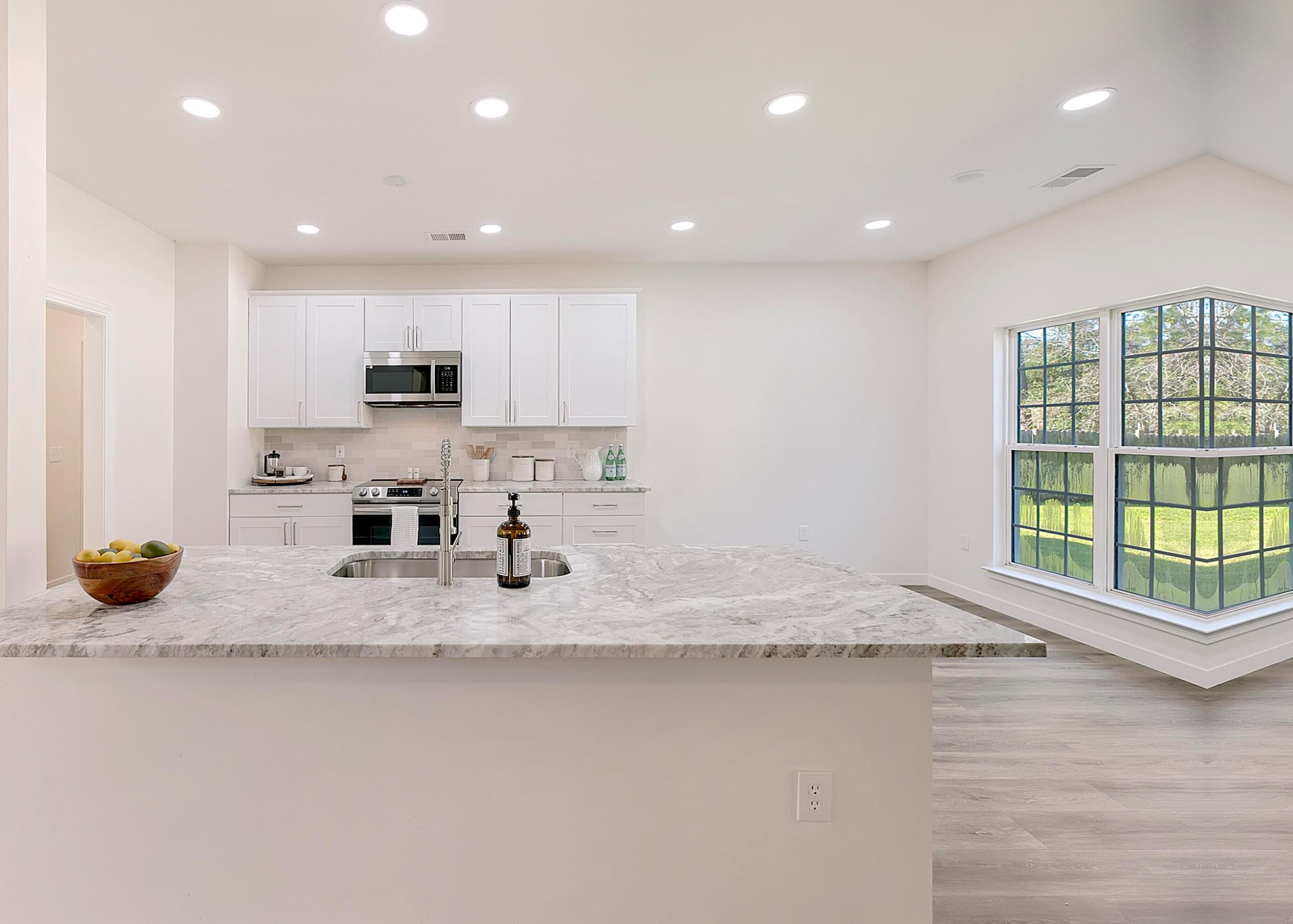 9432 Harroway Rd, Summerville, SC 29485