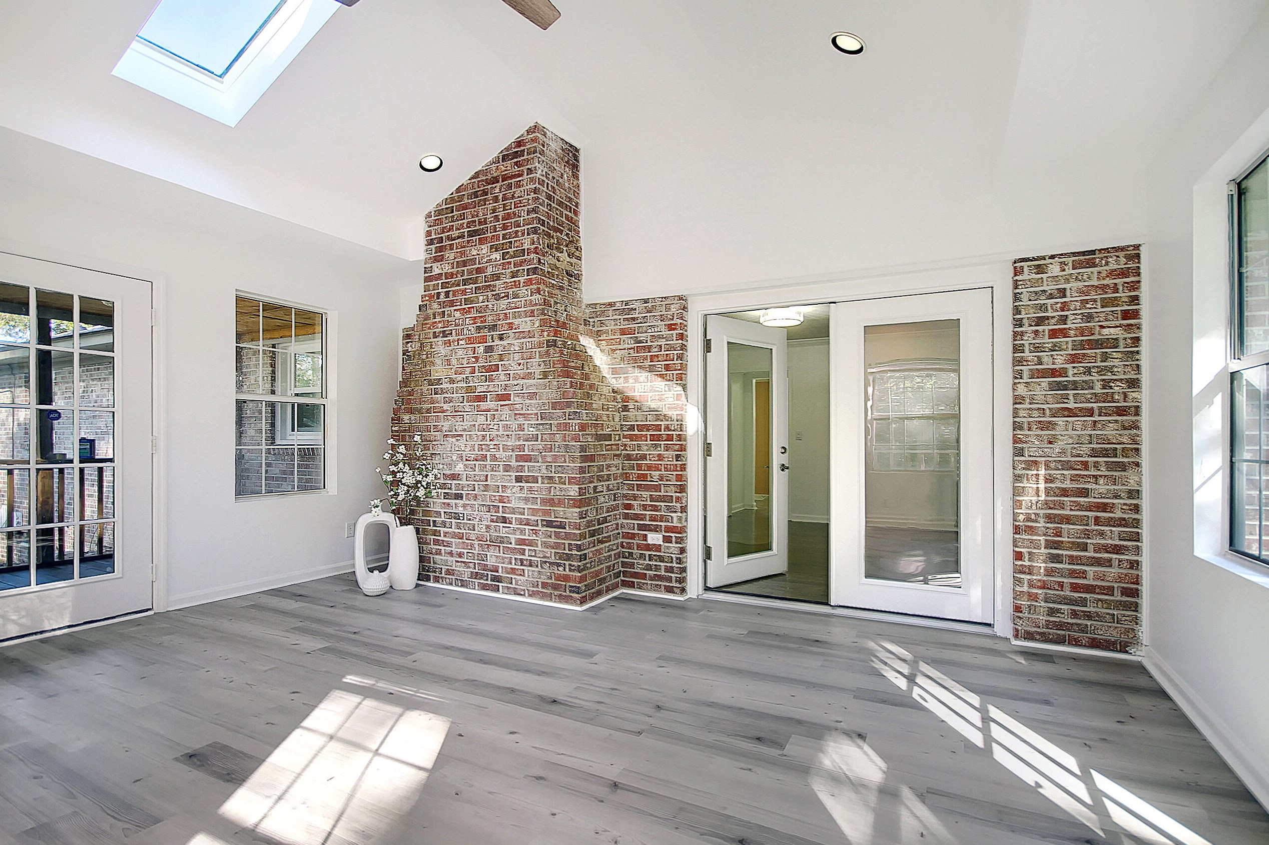 737 Canary Dr, Charleston SC 29414-5457 exterior