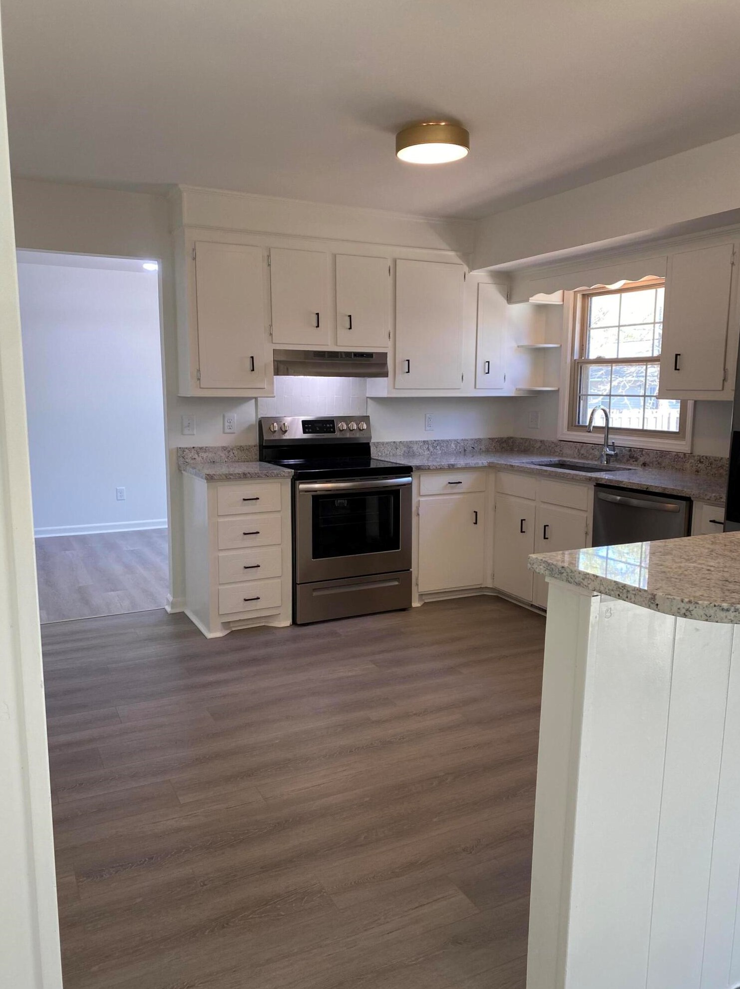 118 Essex Ave, Charleston, SC 29445-4321