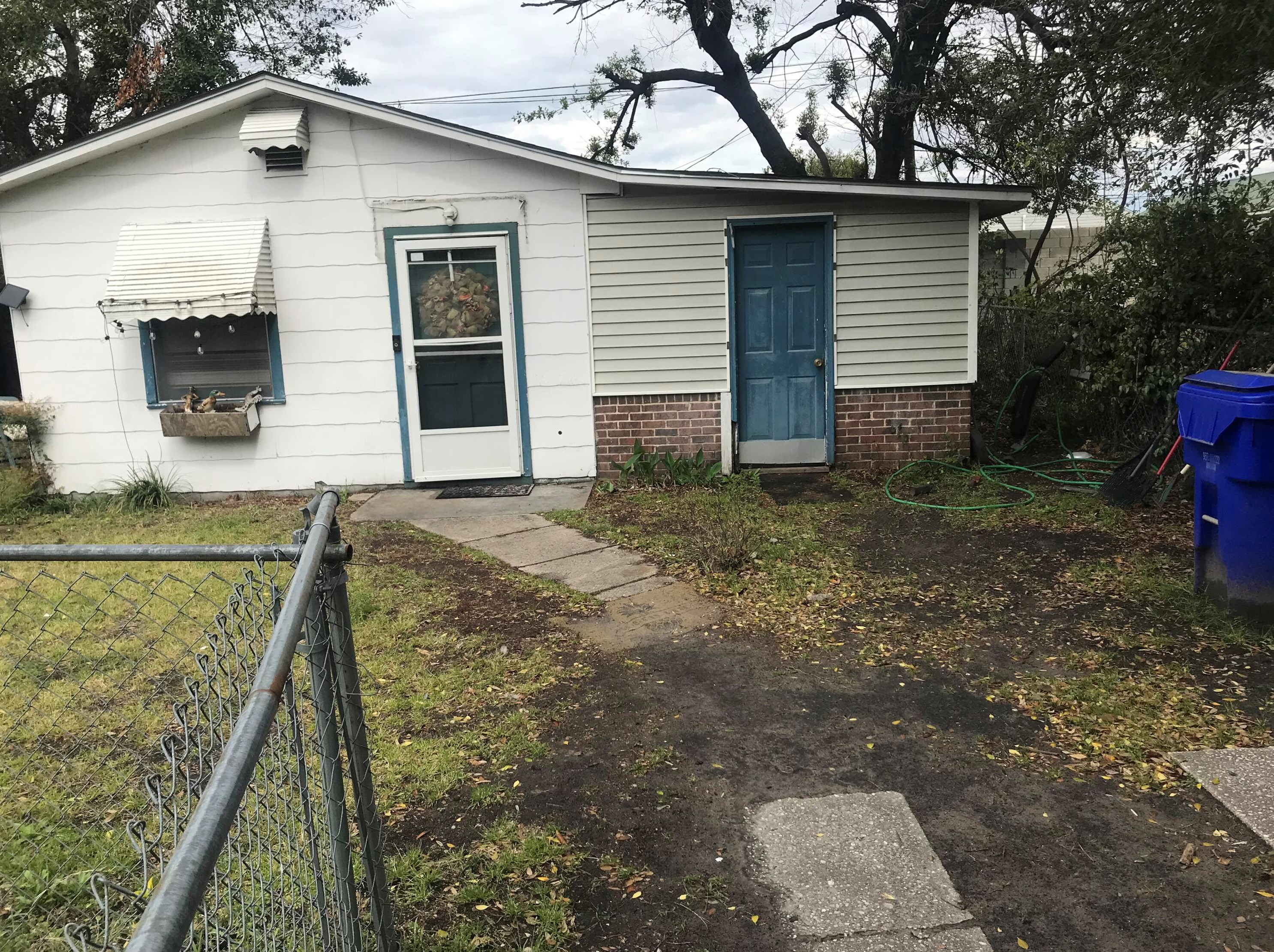 3860 Chestnut St, Charleston, SC 29405-7066