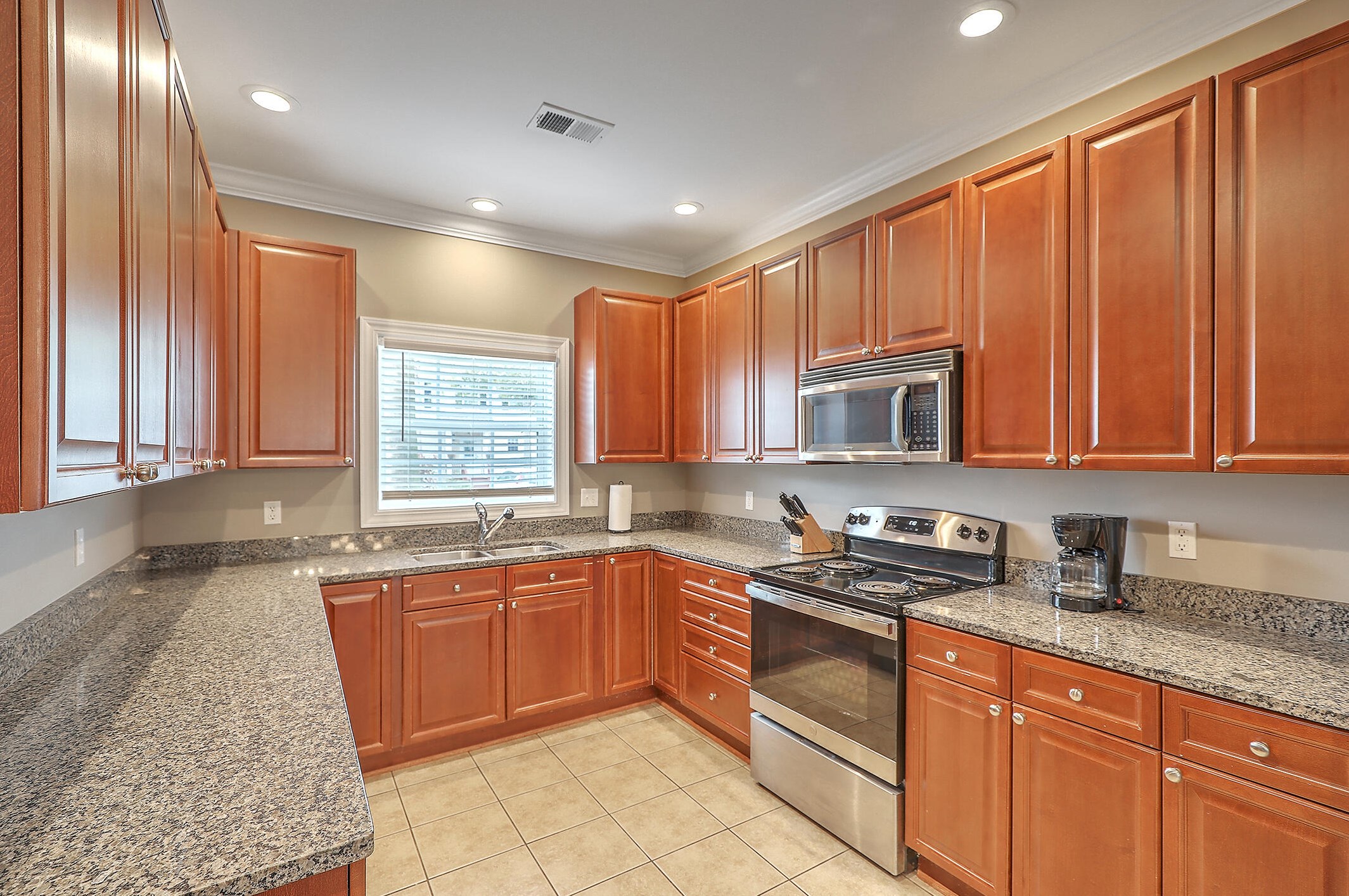 4930 Lake Palmetto Ln, Charleston, SC 29418-6098
