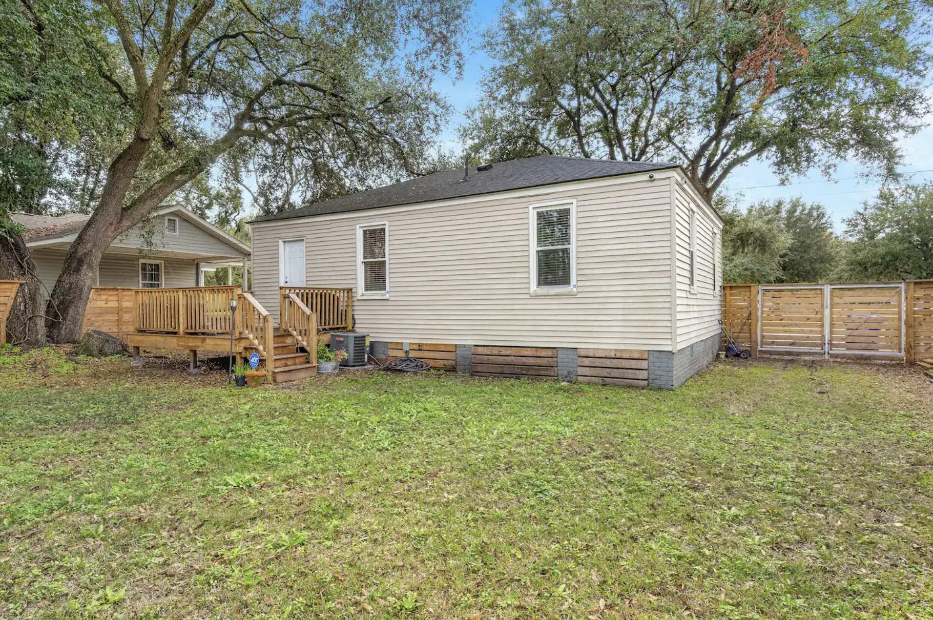 2615 Ferrara Dr, Charleston SC  29405-5511 exterior