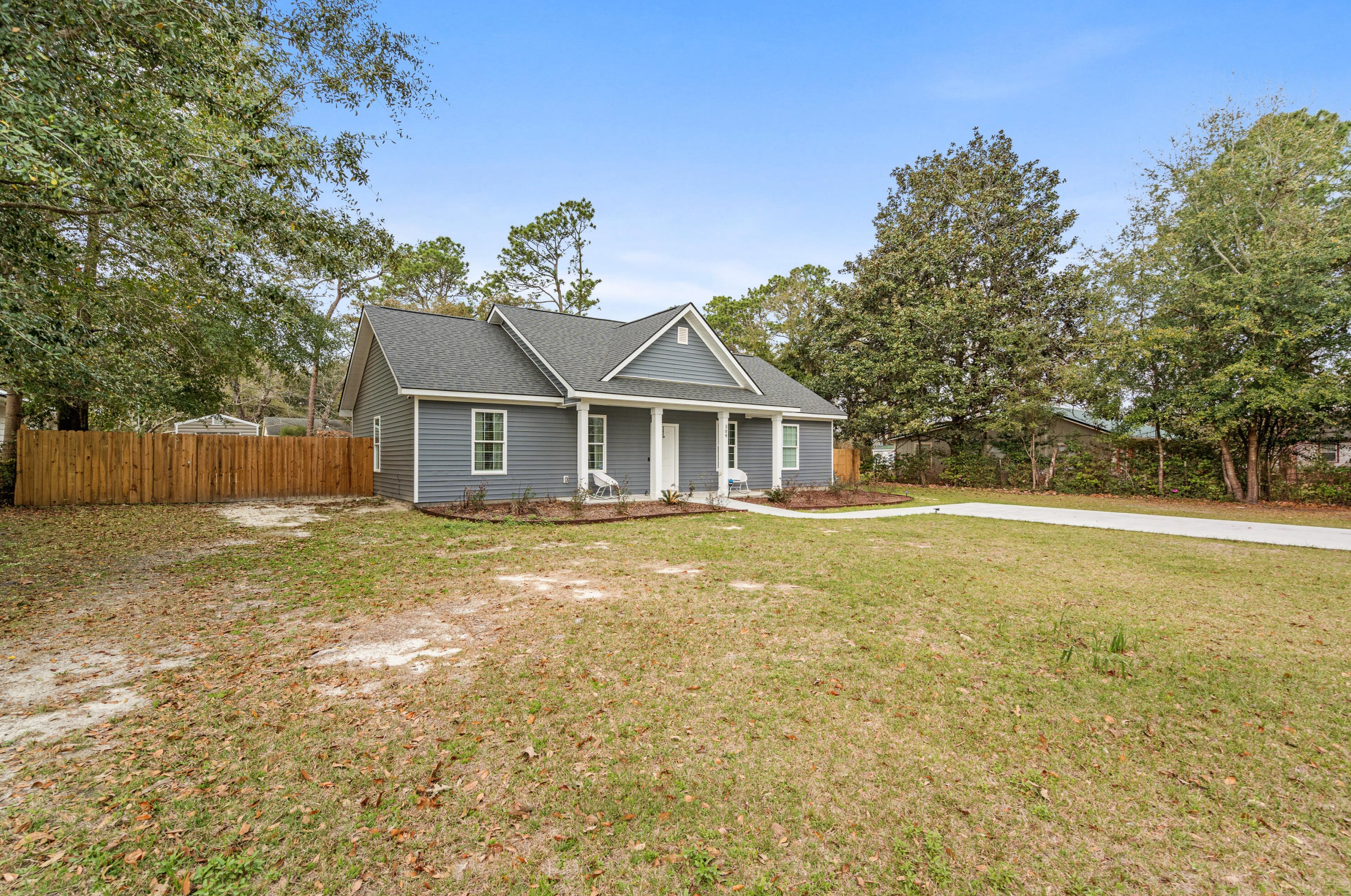 309 Meadow St, Walterboro SC  29488-2744 exterior