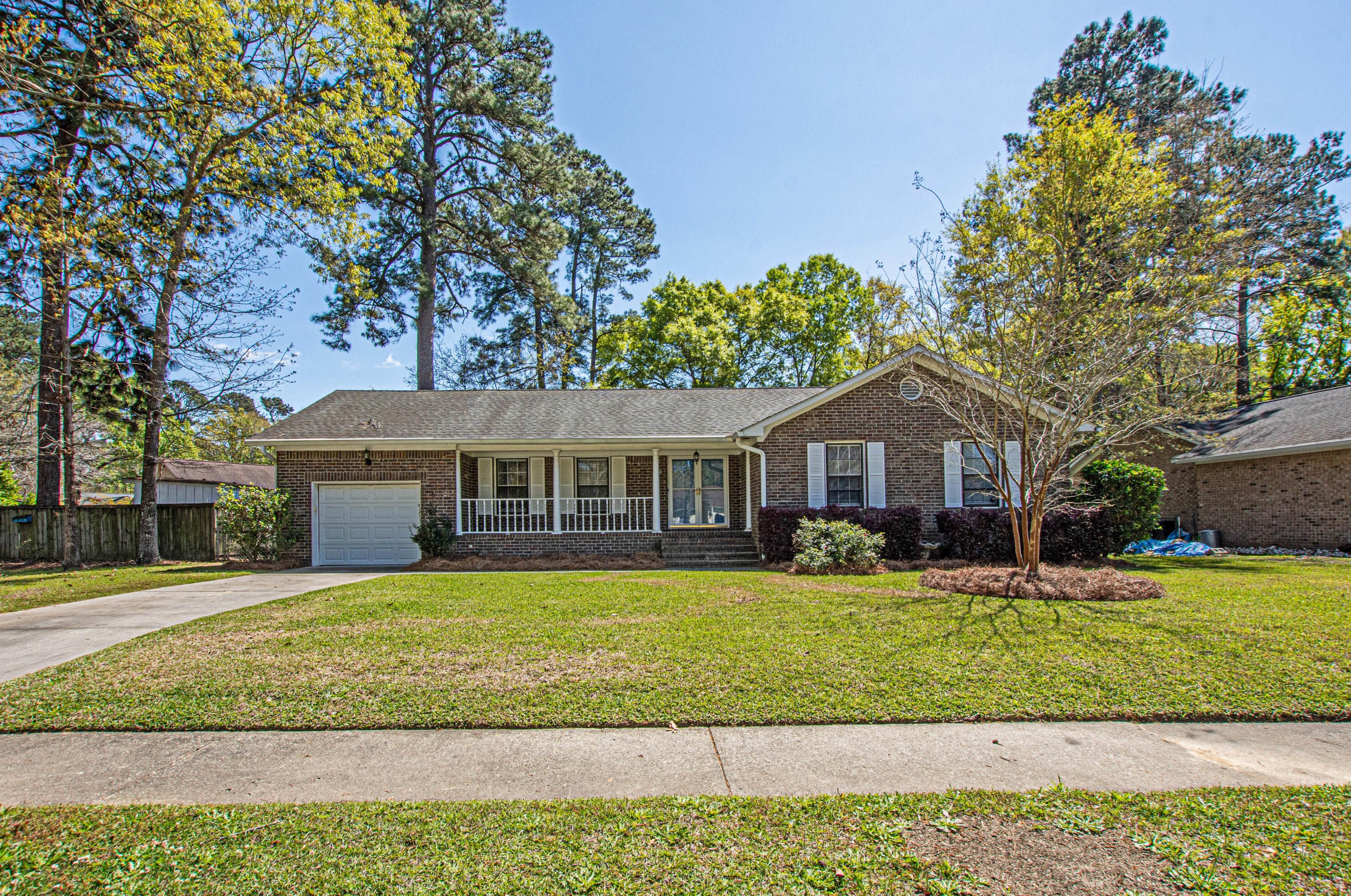 200 Anstead Dr, Summerville, SC 29485-5604