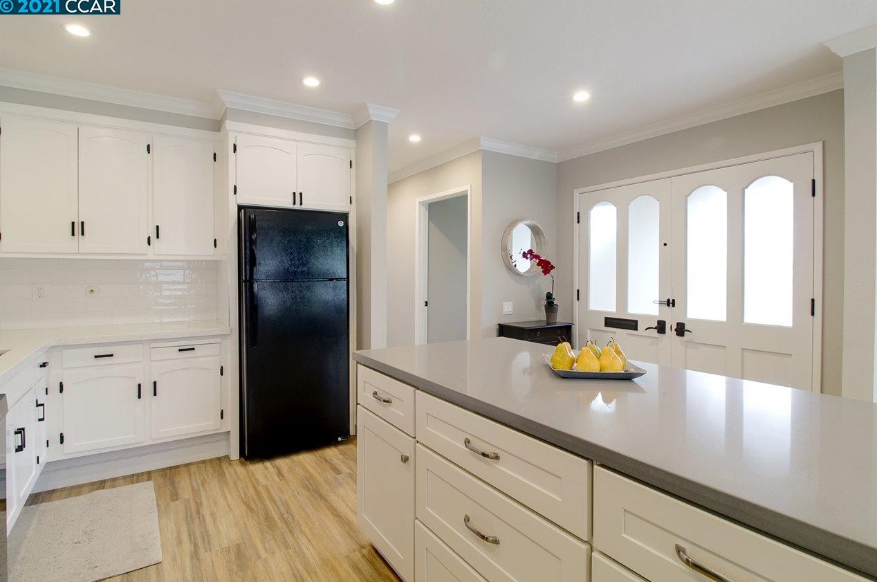 1152 Rockledge Ln, Walnut Creek, CA 94595-2808