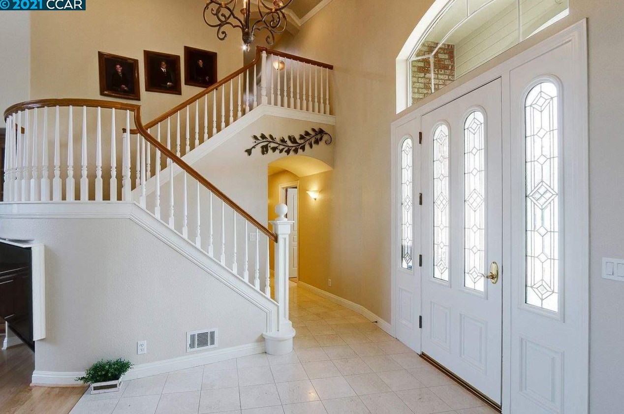 451 Silver Hollow Dr, Walnut Creek, CA 94598-5410