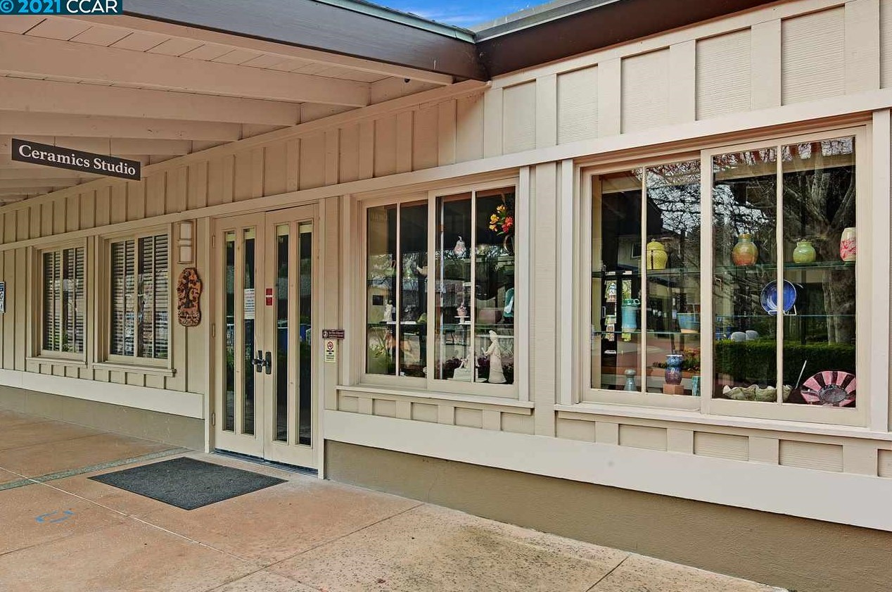 1221 Oakmont Dr, Walnut Creek CA  94595-2403 exterior