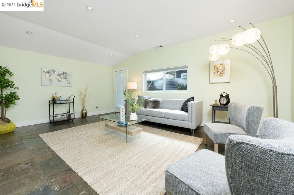 3065 Putnam Blvd, Concord, CA 94523-4627
