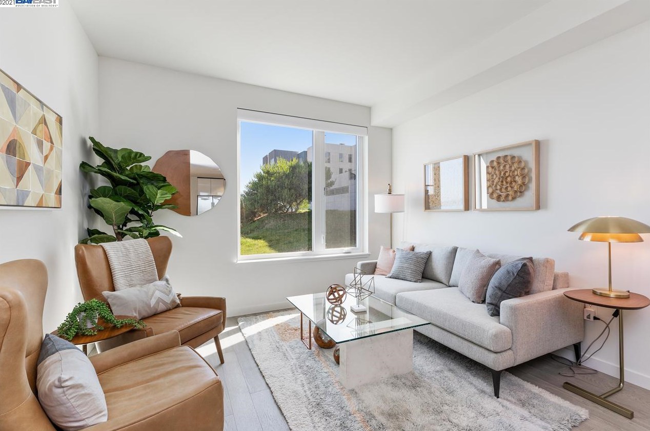 10 Kennedy Pl #108, San Francisco, CA 94124