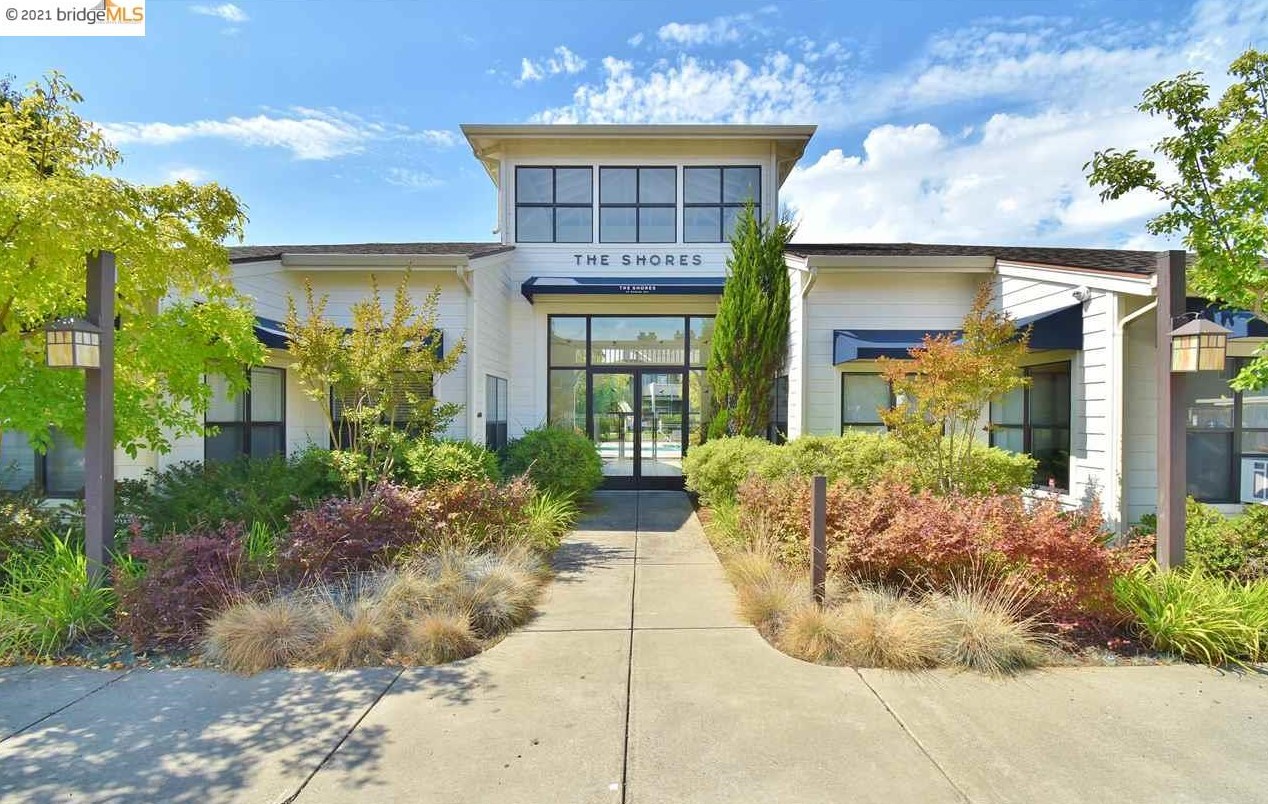 63 Shoreline Ct, Richmond, CA 94804-4587