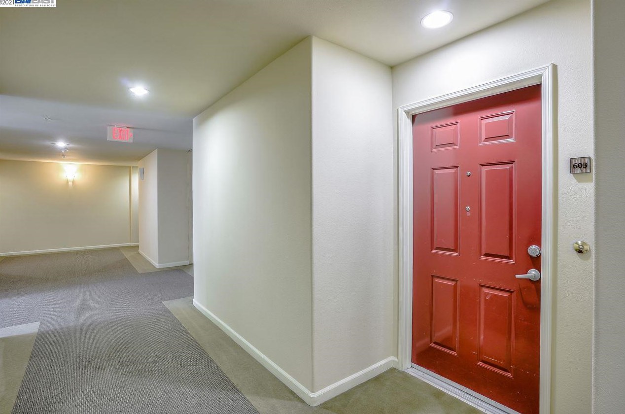 989 Franklin St #603, Oakland, CA 94607