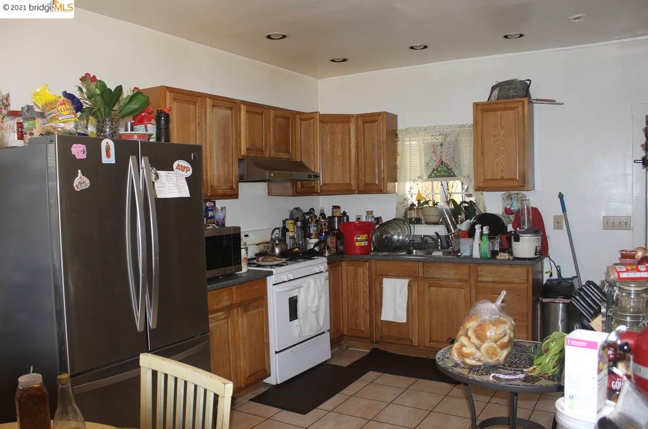 2482 94th Ave, Oakland, CA 94603