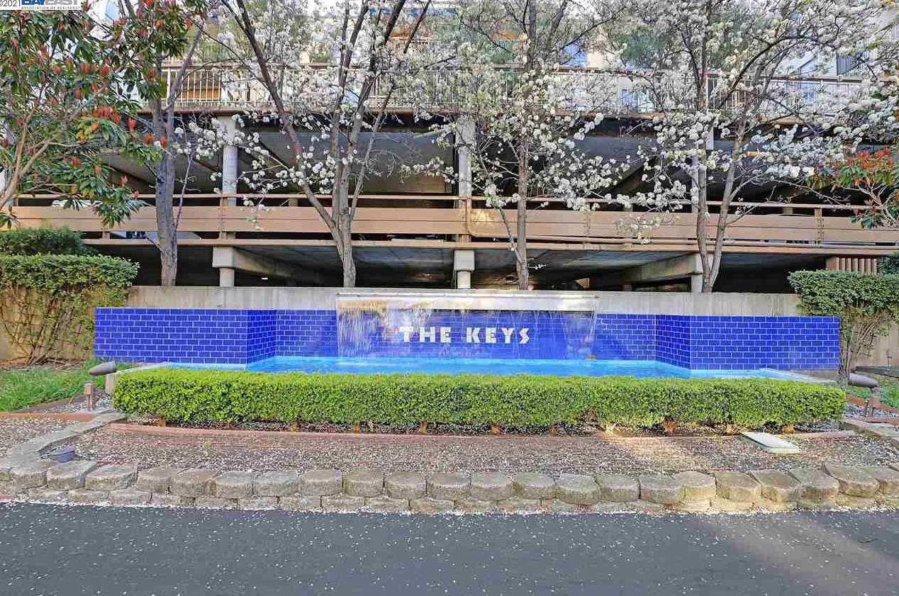 350 Civic Dr, Walnut Creek CA 94596-3668 exterior