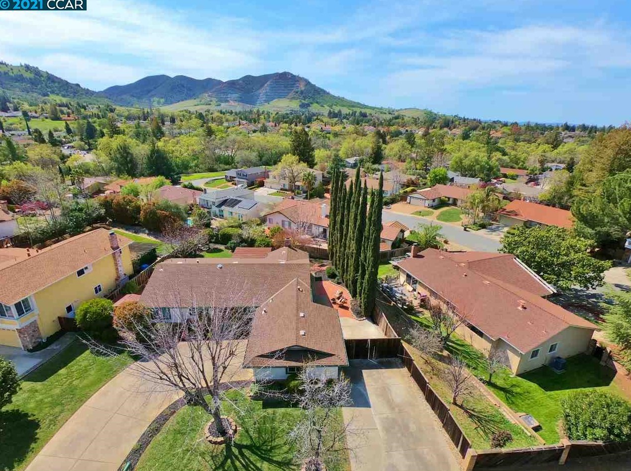 7246 Marsh Creek Cir, Clayton, CA 94517-1662