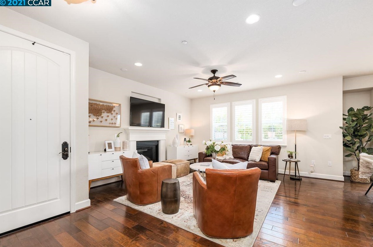 630 Selby Lane #3, Livermore, CA 94551