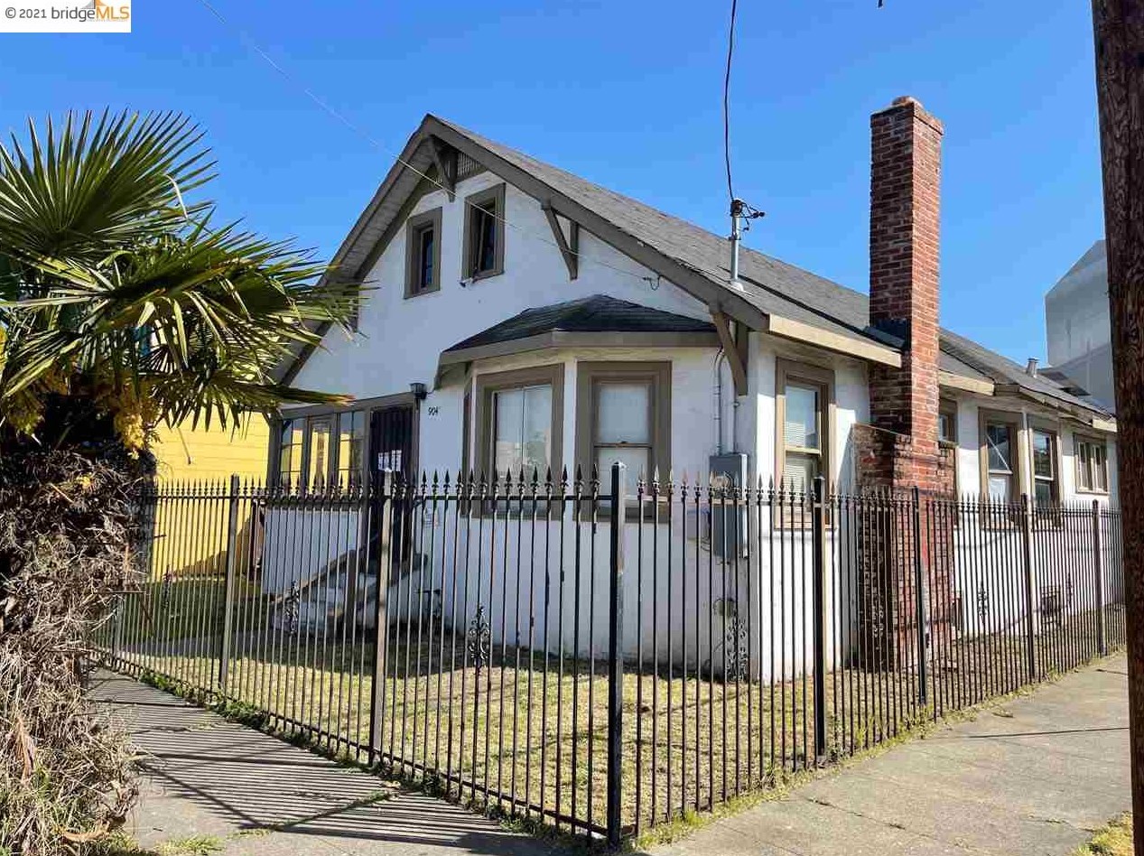 904 Chanslor Ave, Richmond, CA 94801-3542