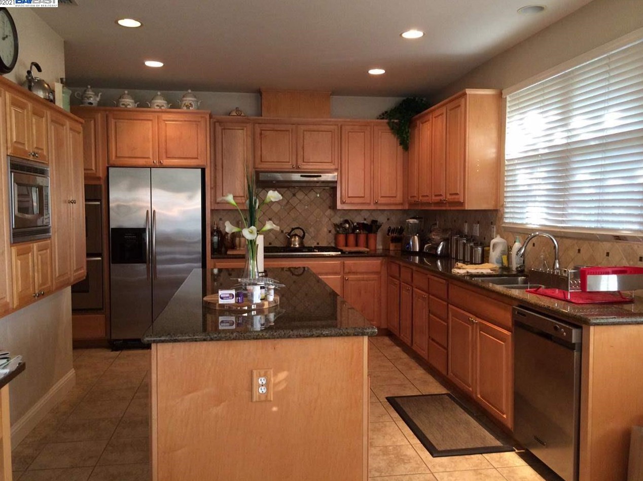 135 Cara Ct, Walnut Creek, CA 94596
