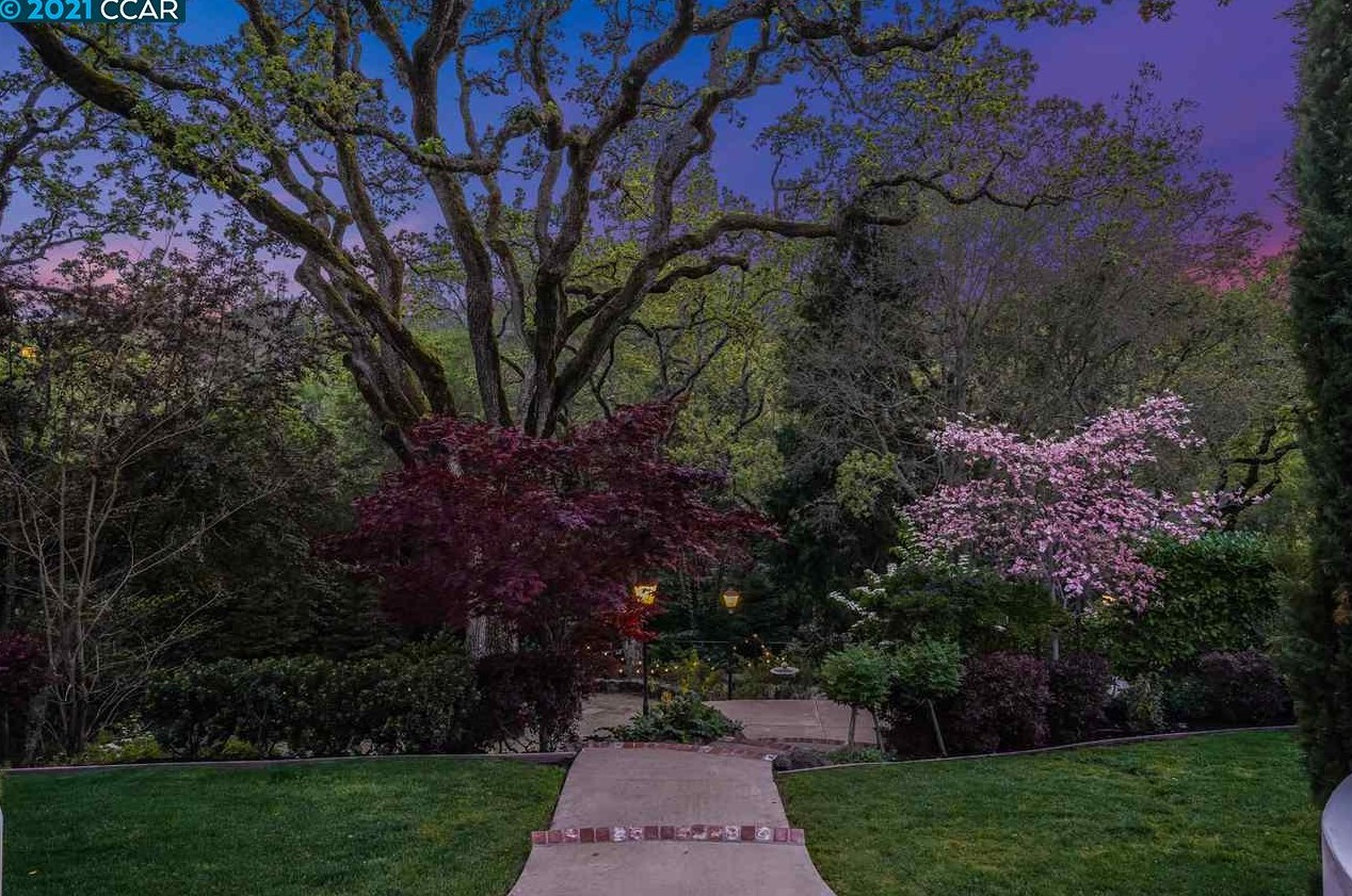 24 Orchard Rd, Orinda, CA 94563