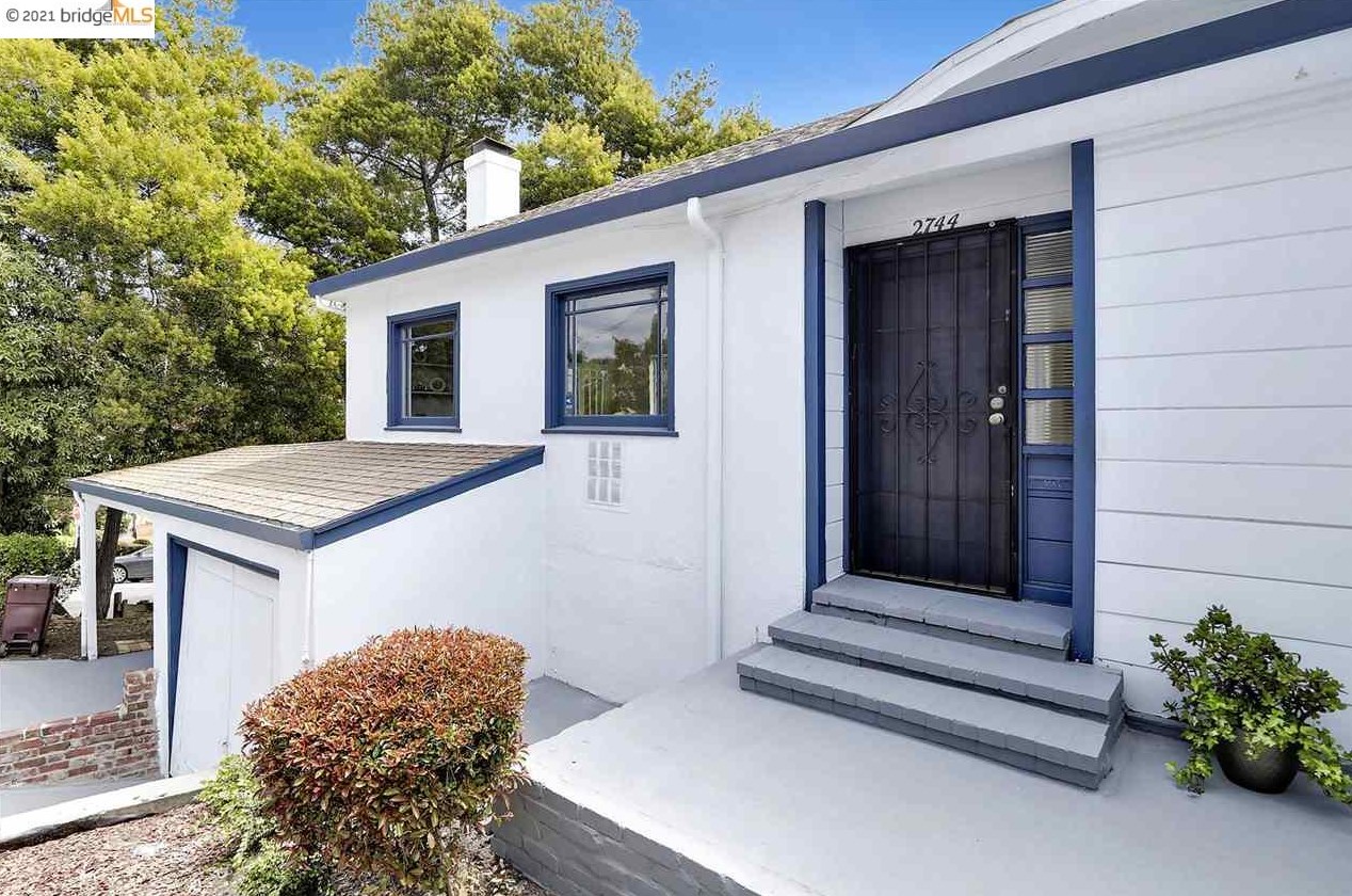 2744 Rawson St, Oakland, CA 94619-3259
