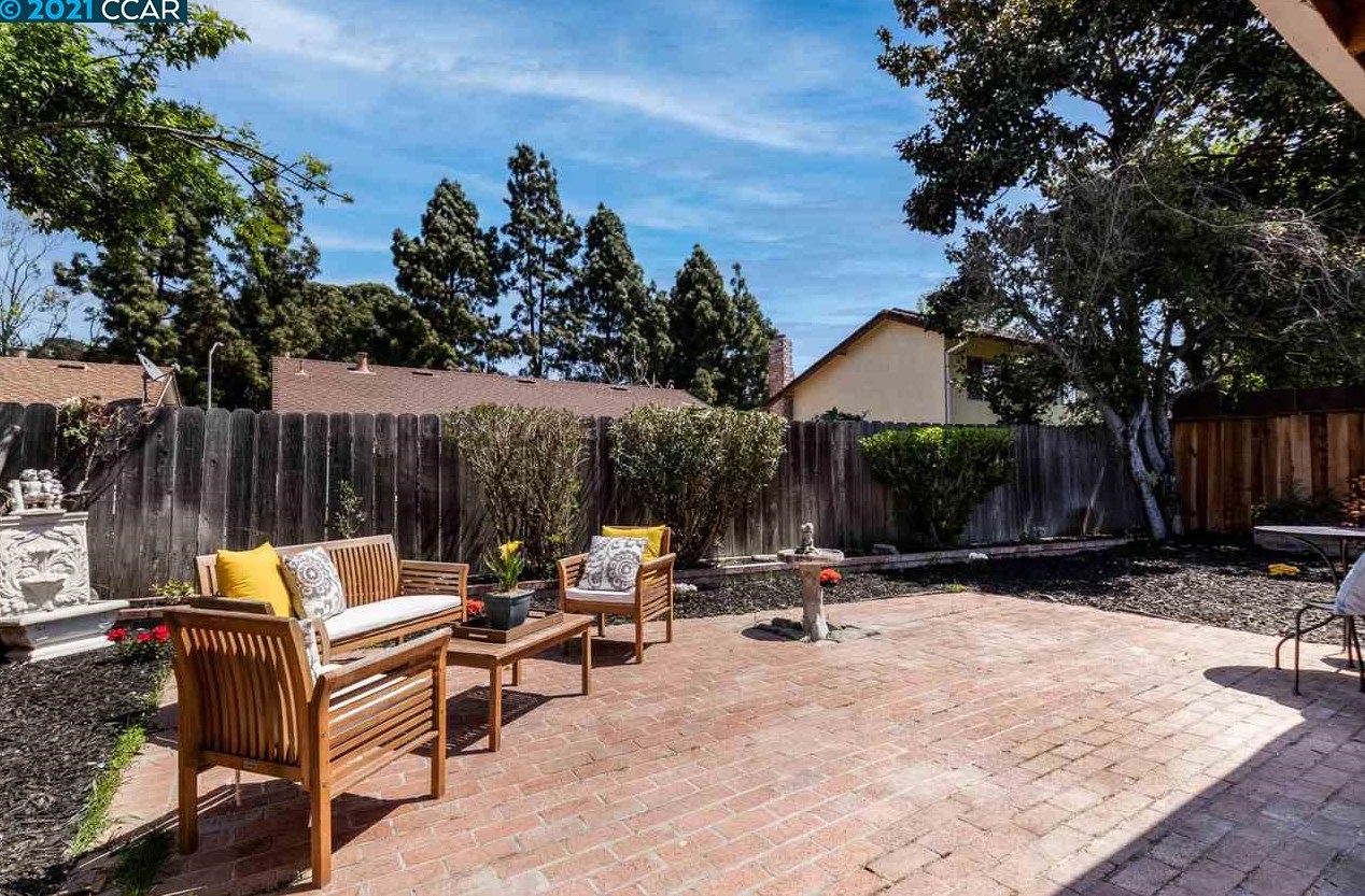 727 Seacliff Ct, Rodeo CA  94572-2005 exterior