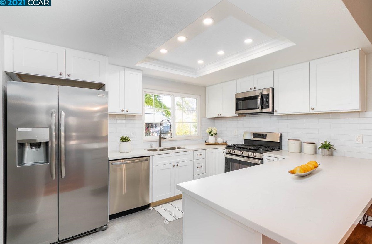 727 Seacliff Ct, Rodeo CA  94572-2005 exterior