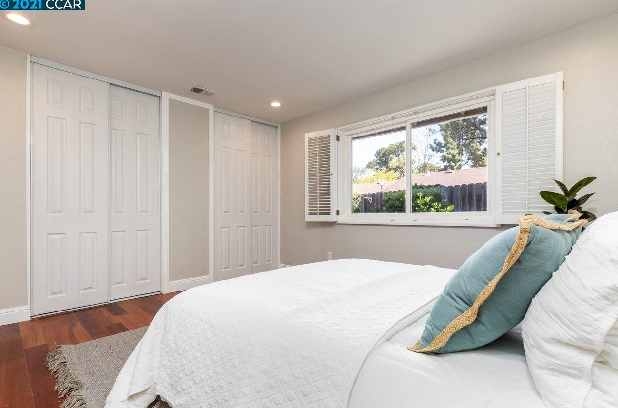 727 Seacliff Ct, Rodeo CA  94572-2005 exterior