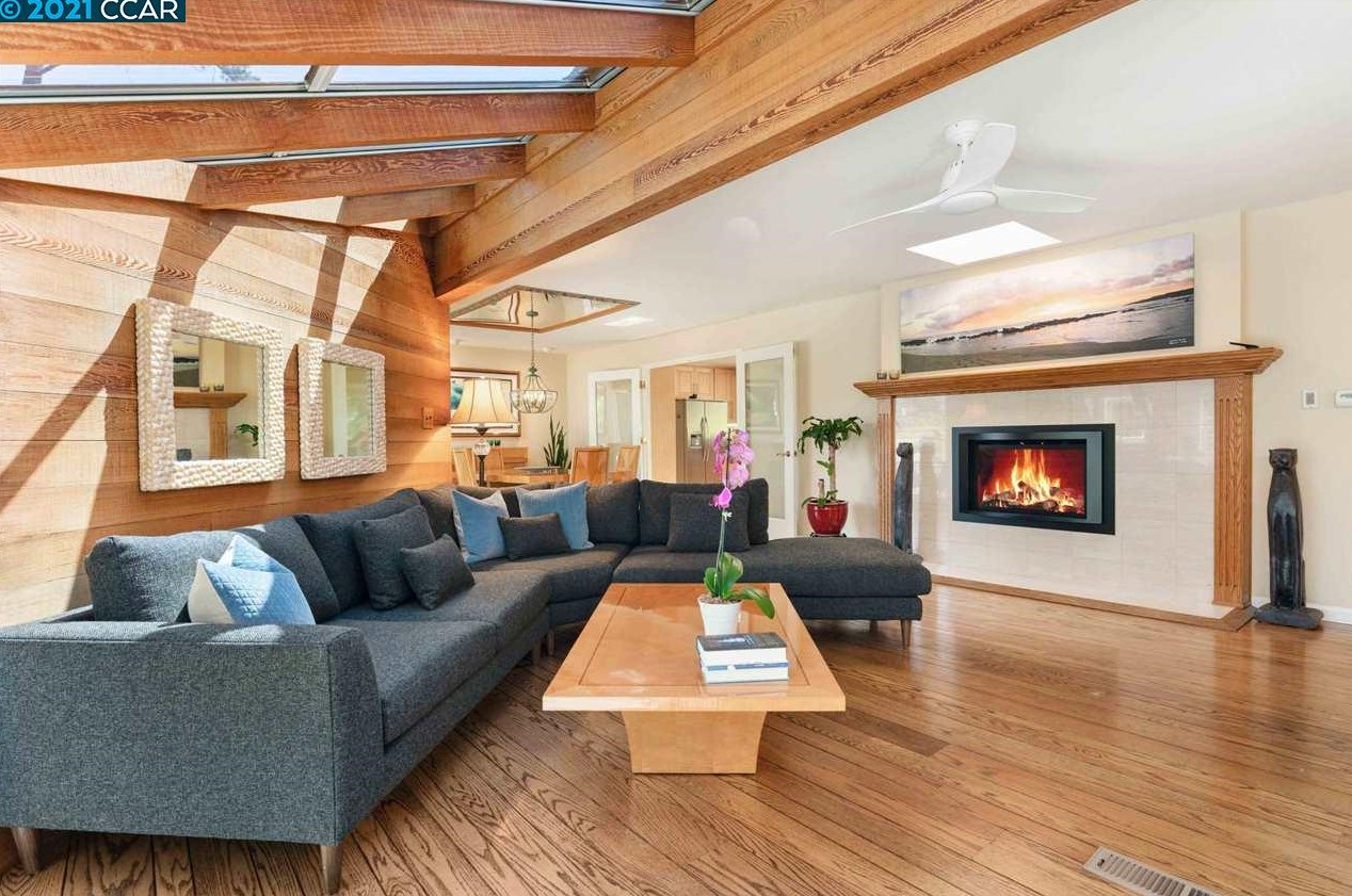 66 Heather Ln, Orinda, CA 94563