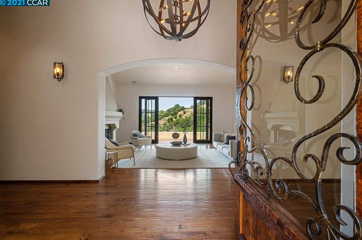 83 Tiger Tail Ct, Orinda, CA 94563