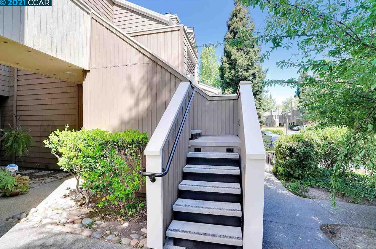 400 S Overlook Dr, San Ramon, CA 94582
