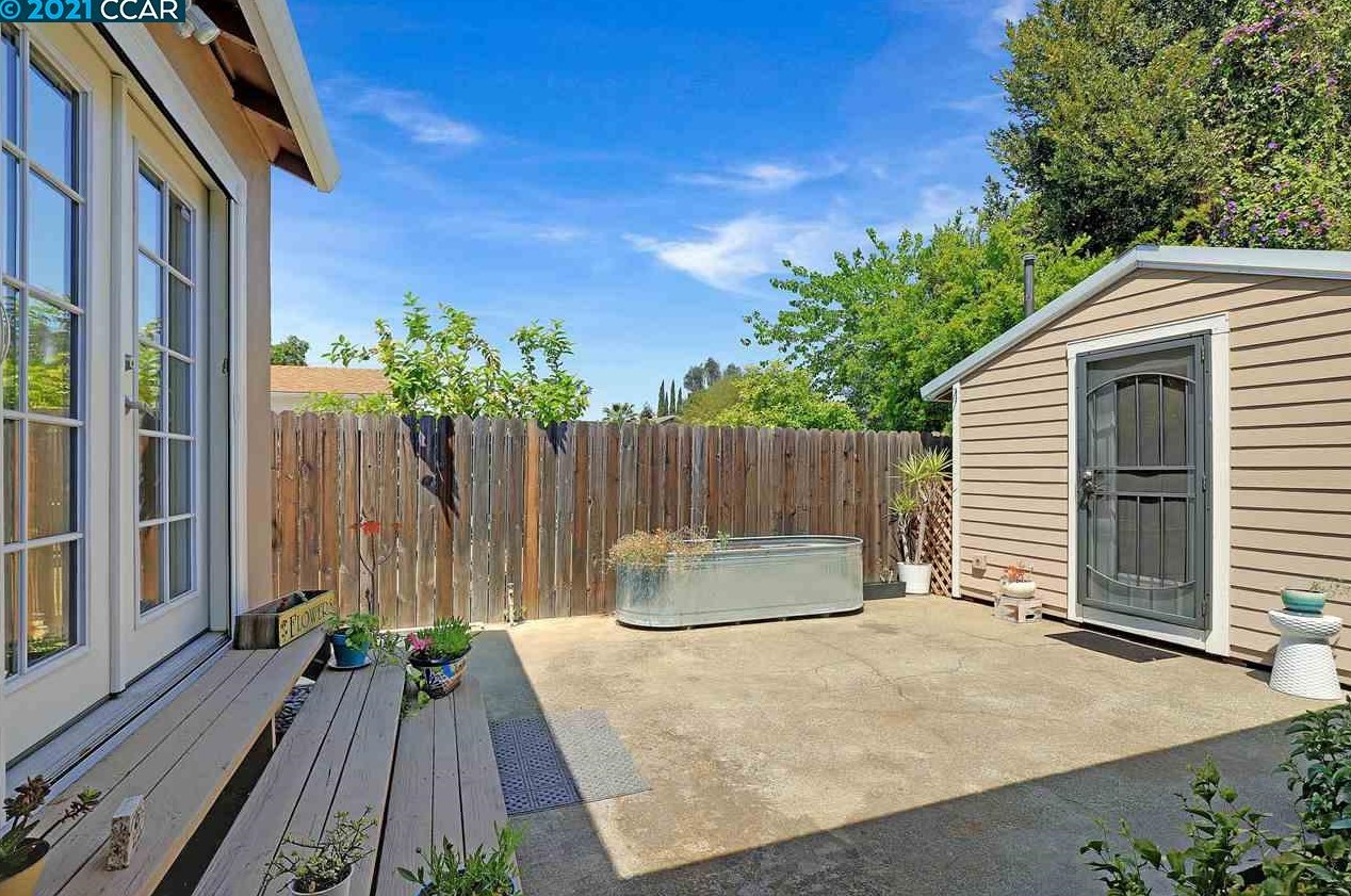 2704 Birch Ave, Concord CA  94520-1716 exterior