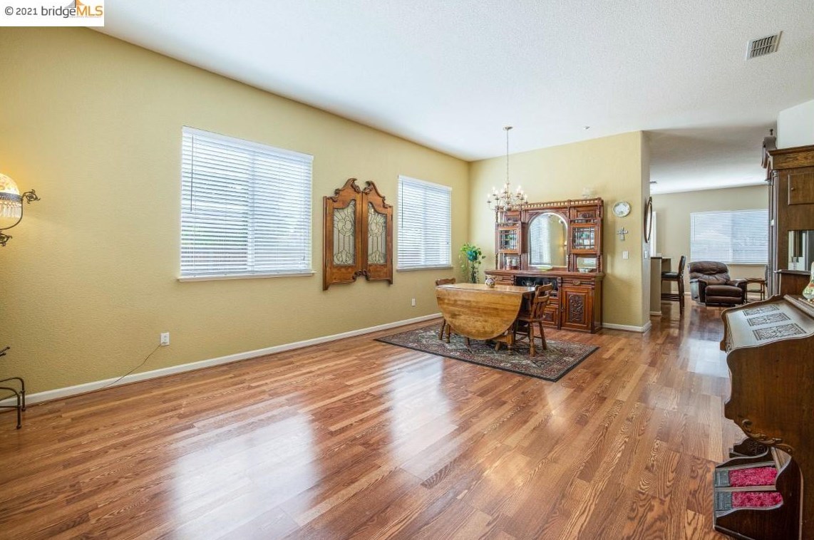 1350 Sciortino Ct, Los Angeles, CA 94513-6559