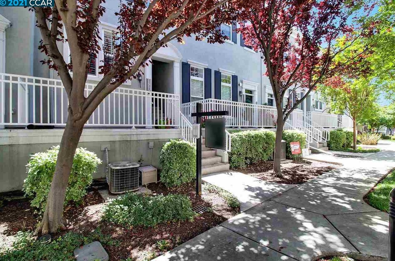 3734 Whitworth Dr, Pleasanton, CA 94568