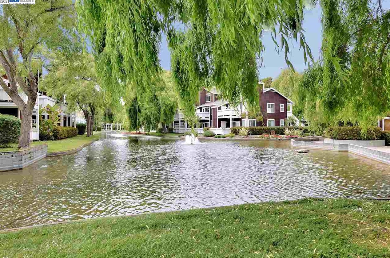 150 Marina Lakes Dr, Richmond CA  94804-7453 exterior