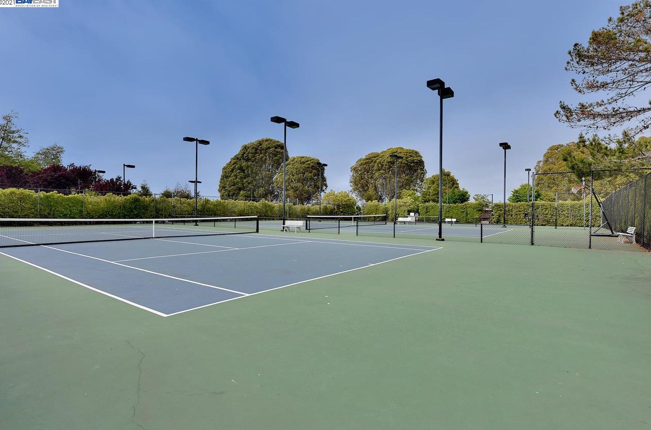 150 Marina Lakes Dr, Richmond CA  94804-7453 exterior